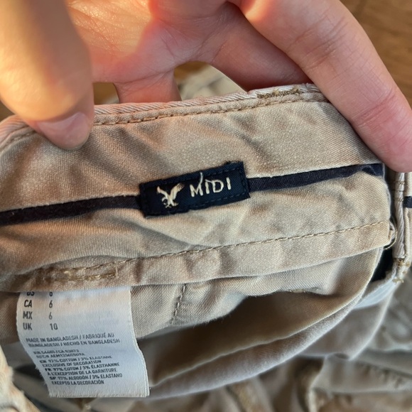 American Eagle Outfitters Beige Cargo Shorts - Picture 5 of 6